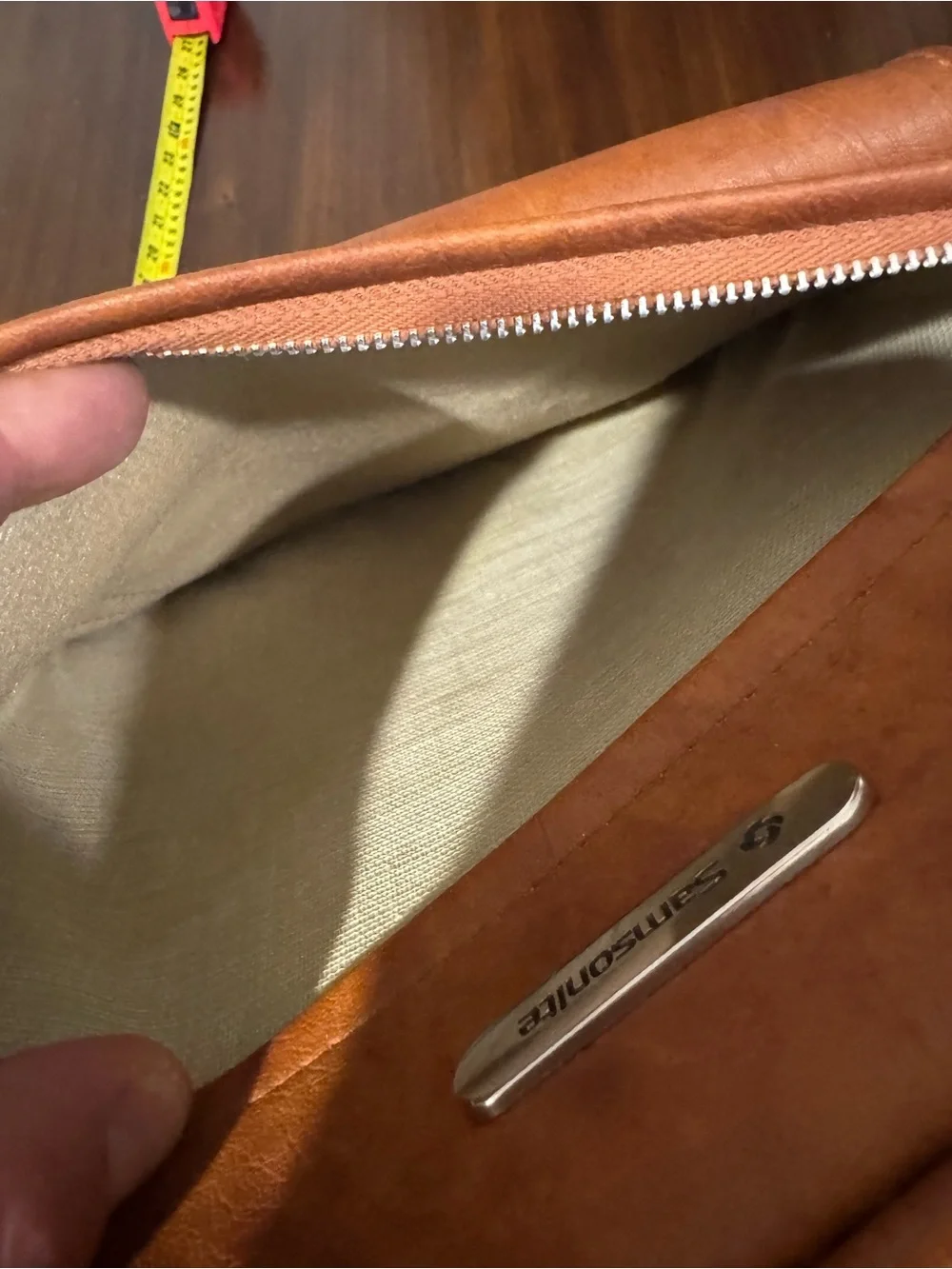 Vintage 1970s Samsonite Cognac Faux Leather Travel Messenger / Flight Bag